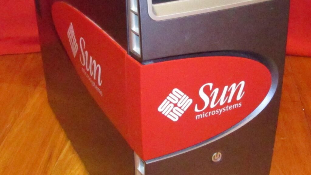 Red Sun Microsystems logo on the front of a vintage Sun Blade 1500 Unix workstation